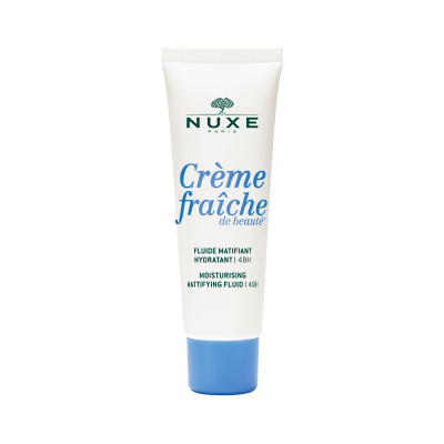 Fluido hidratante matificante NUXE Crème fraîche de beauté em tubo branco com tampa azul.