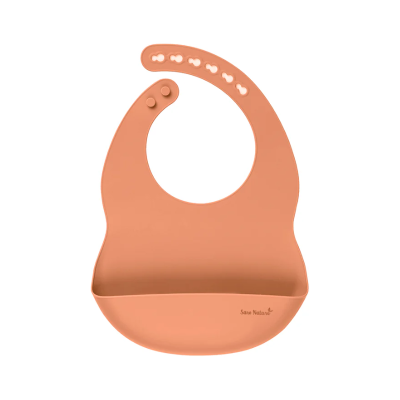 Babete de silicone cor terra cota com fecho ajustável e bolso