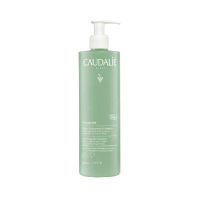 Frasco verde com doseador branco de gel purificante facial Caudalie Vinepure
