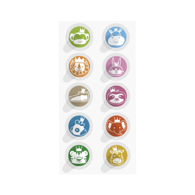 Autocolantes redondos coloridos com desenhos de animais com coroas de rei