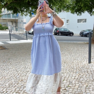 Vestido&#x20;riscas&#x20;azuis&#x20;comprido