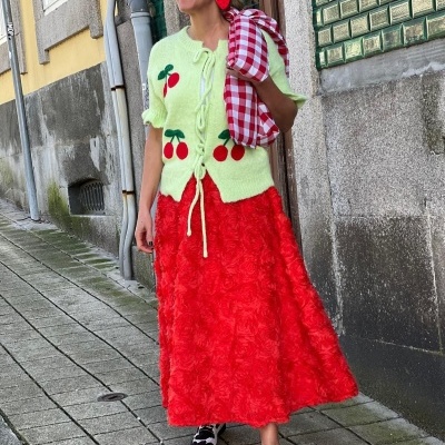 Casaco&#x20;verde&#x20;com&#x20;cerejas