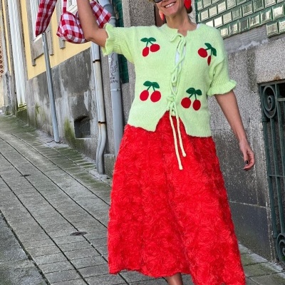 Casaco&#x20;verde&#x20;com&#x20;cerejas