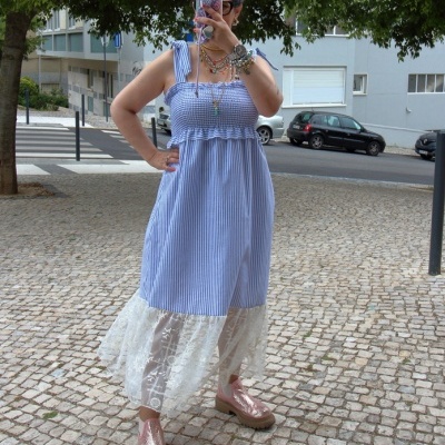 Vestido&#x20;riscas&#x20;azuis&#x20;comprido