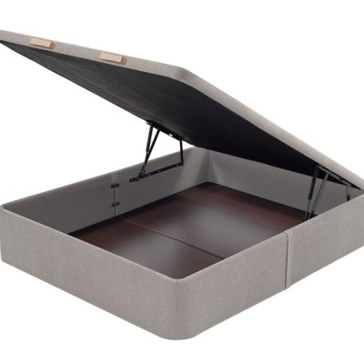 Cama com arrumação em tecido cinza claro e tampo levantado