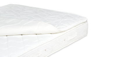 Colchão branco acolchoado com alças laterais em fundo preto