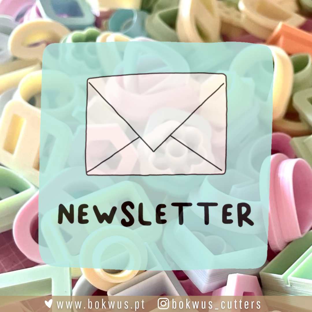 Cortes coloridos em acrílico com desenho de envelope e texto NEWSLETTER