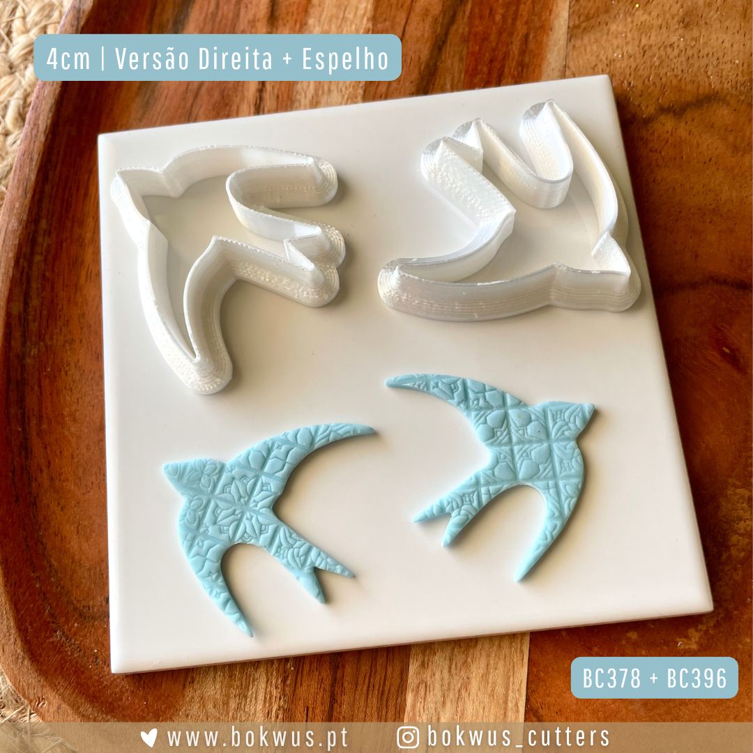 Cortador Andorinha | Disponível em 5 tamanhos Conjunto de cortantes para pastelaria com design de pássaros em branco e azul