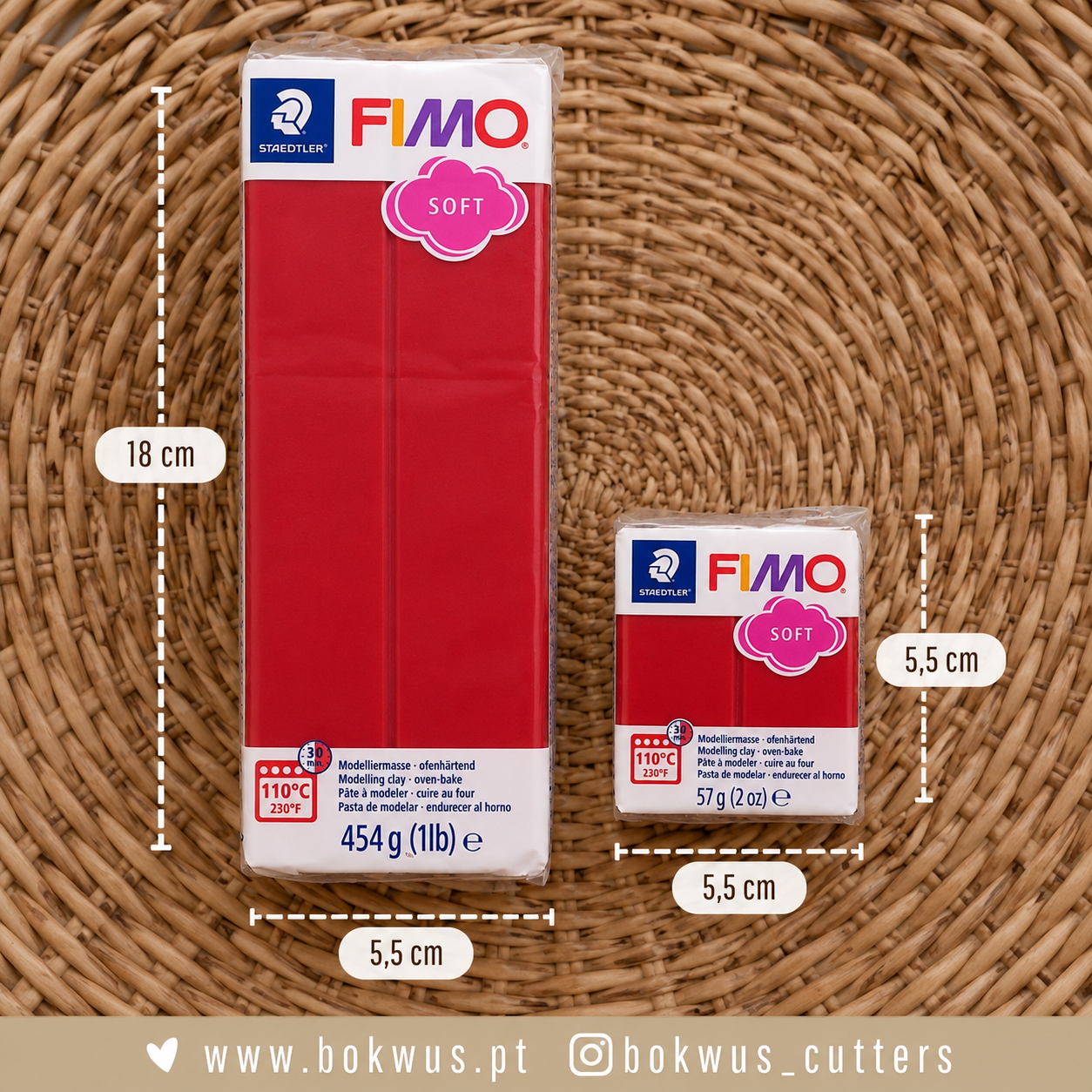 FIMO Soft – Vermelho Cereja (Ref. 26) Dois blocos de massa de modelar vermelha FIMO SOFT em embalagem plástica sobre superfície trançada