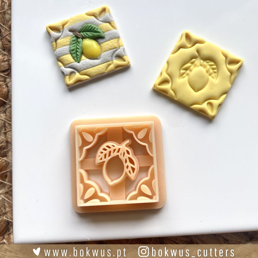 Cortadores Verão 2026 Três moldes quadrados de cortadores com design de limão em plástico amarelo e bege sobre superfície branca