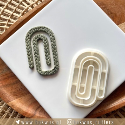 Cortadores de biscoitos em forma de clipe de papel com padrão trançado