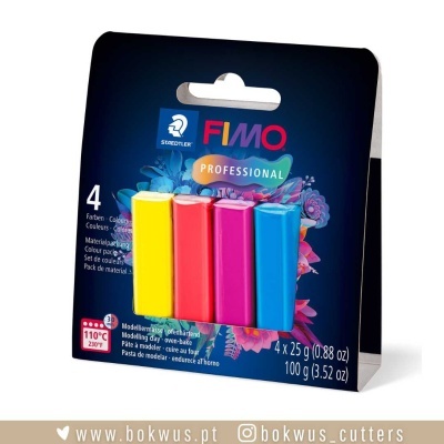 Conjunto de 4 barras de pasta modeladora FIMO Professional em embalagem azul escuro com flores.