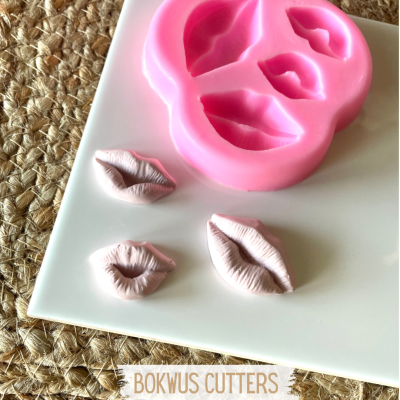 Forma de silicone rosa para moldar lábios e três peças moldadas cor de rosa claro