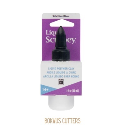 Frasco de argila líquida de polímero branco com embalagem roxa e branca.