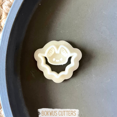 Cortante para bolacha nuvem com rosto de coelho em plástico branco