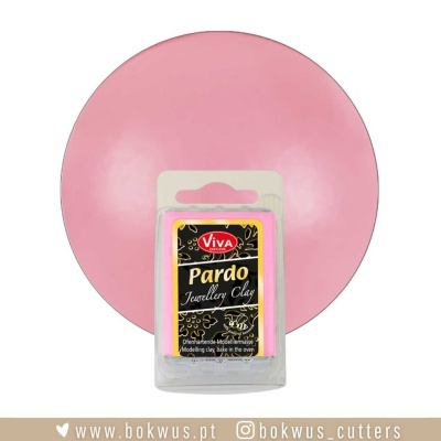 Barra de pasta polimérica rosa fluorescente para joalharia em embalagem translúcida com etiqueta Viva Pardo Jewellery Clay