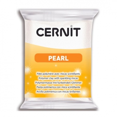 Embalagem de pasta polímera CERNIT PEARL em plástico amarela e branca com texto explicativo