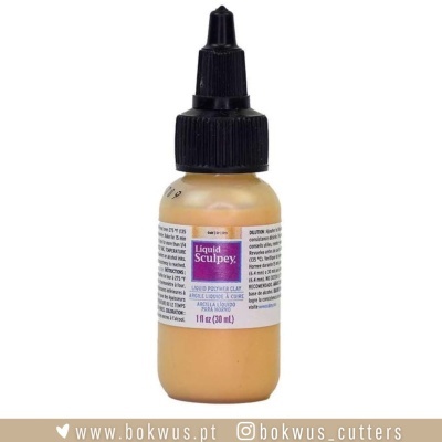 Frasco pequeno de Liquid Sculpey com tampa preta e etiquetas roxas e brancas