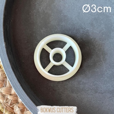 Cortador redondo branco de plástico com estrutura interna em quatro segmentos