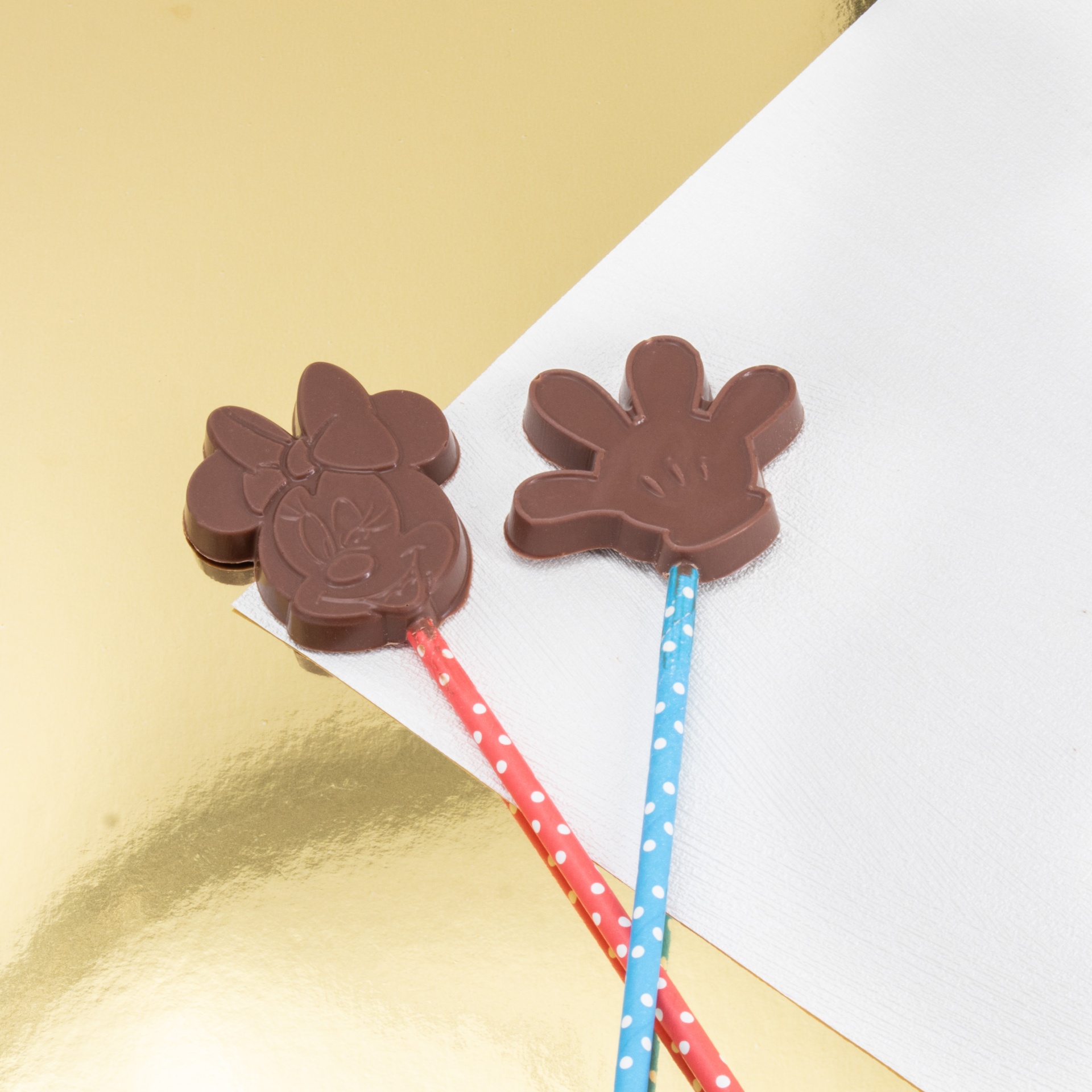 Chupa de Chocolate de Leite - Minnie Mouse e Mickey Mouse Chupa de Chocolate de Leite - Minnie Mouse e Mickey Mouse