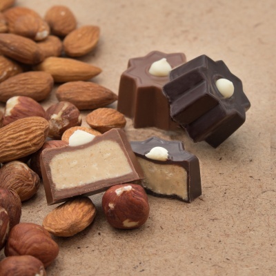 Bombons com Recheio de Avelã e Amêndoa