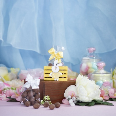 🐰 Caixa de Madeira com Ovinhos de Chocolate