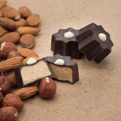 Bombons com Recheio de Avelã e Amêndoa