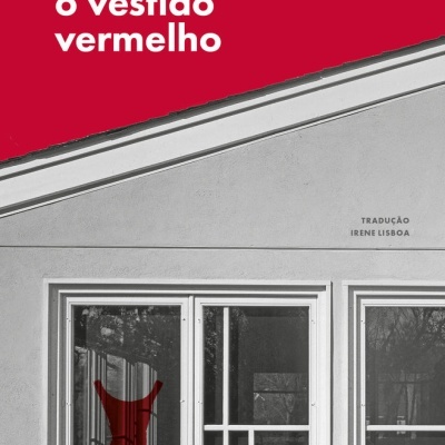 Capa de livro com vestido vermelho na janela e texto em fundo vermelho