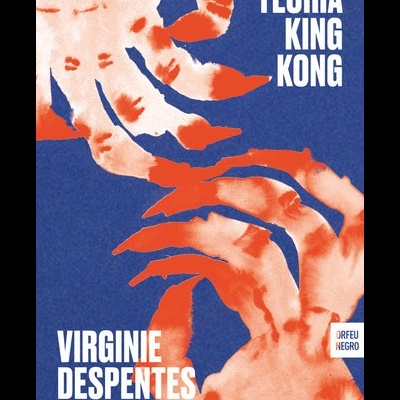 Capa de livro azul com garras brancas e laranjas e texto branco