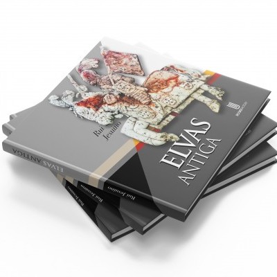 Três livros com capa cinzenta intitulados ELVAS ANTIGA empilhados numa superfície branca