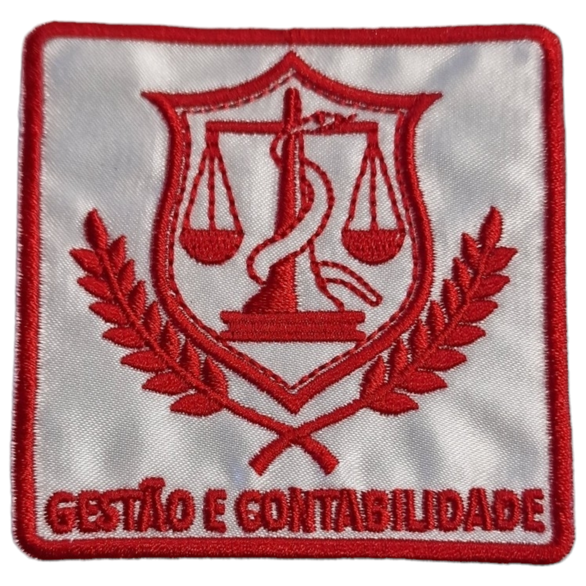 Emblema bordado branco com balança, serpente e texto 'GESTÃO E CONTABILIDADE'