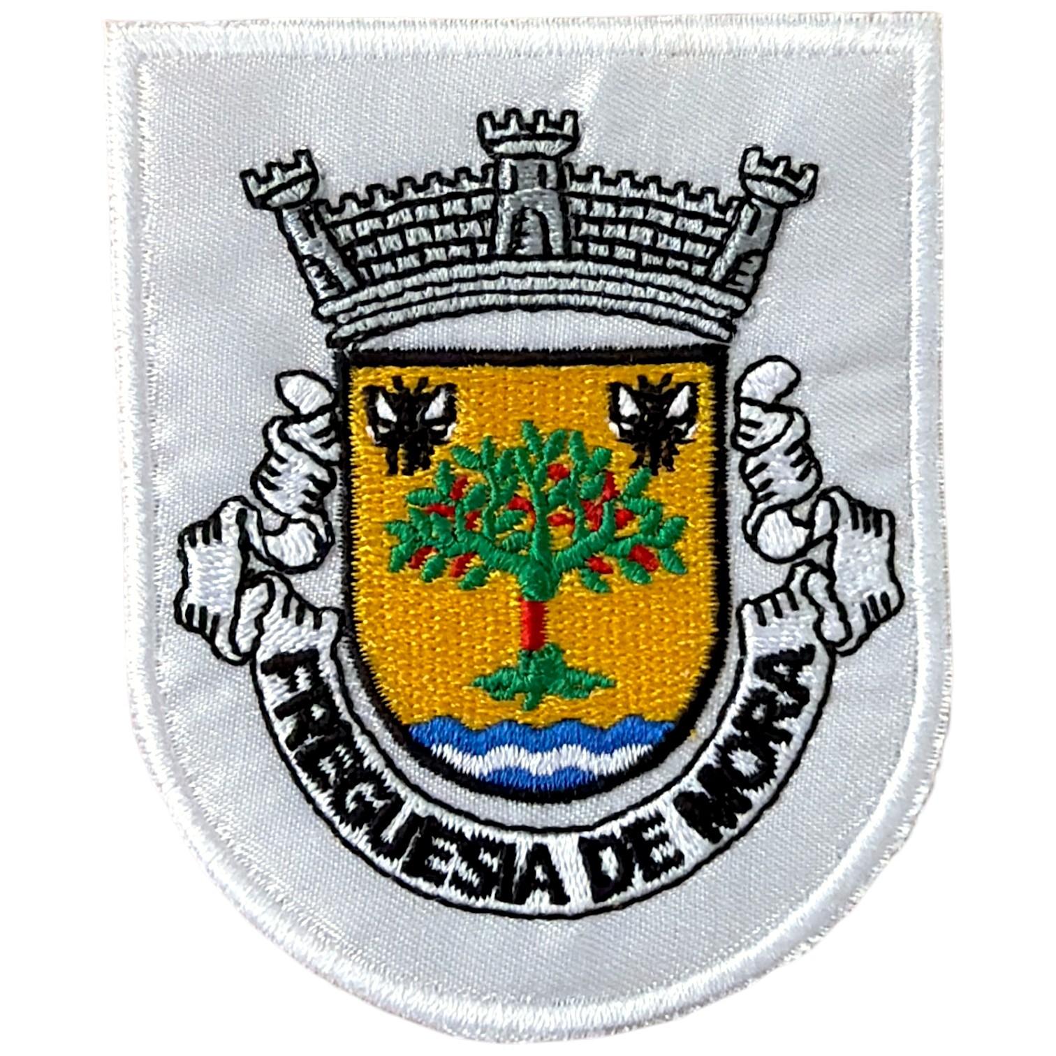 Emblema bordado Freguesia de Moras com escudo amarelo e árvore verde