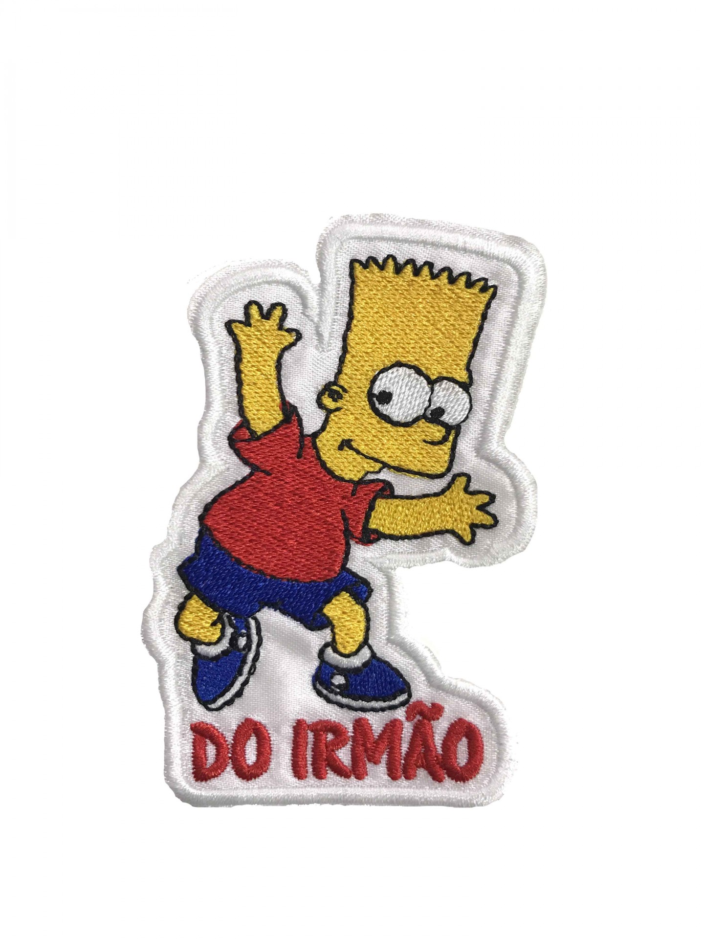 Patches bordados com a personagem Bart Simpson vestida de vermelho e azul com o texto DO IRMÃO.