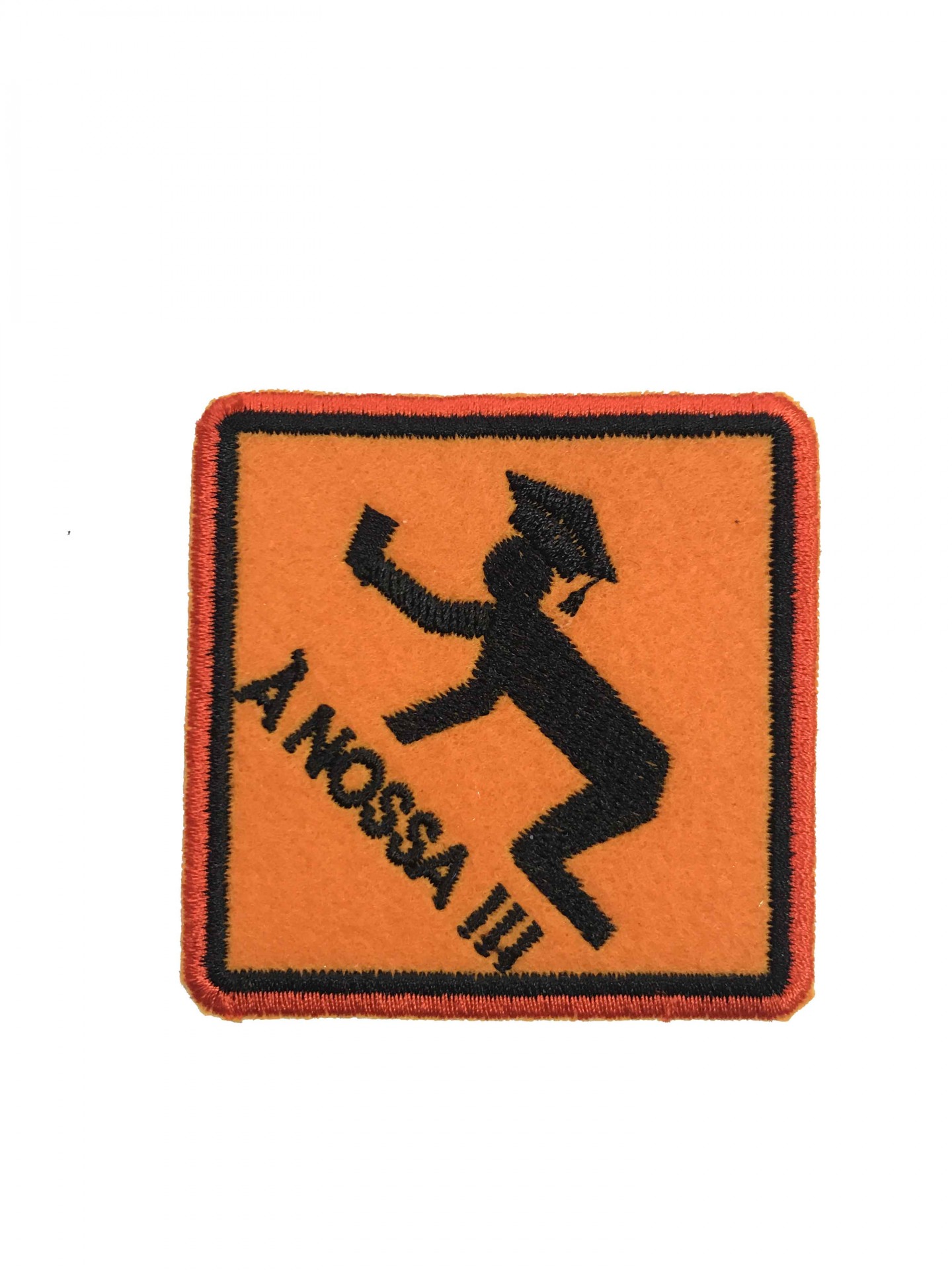 Emblema quadrado laranja com figura humana e texto 'A NOSSA !!!'