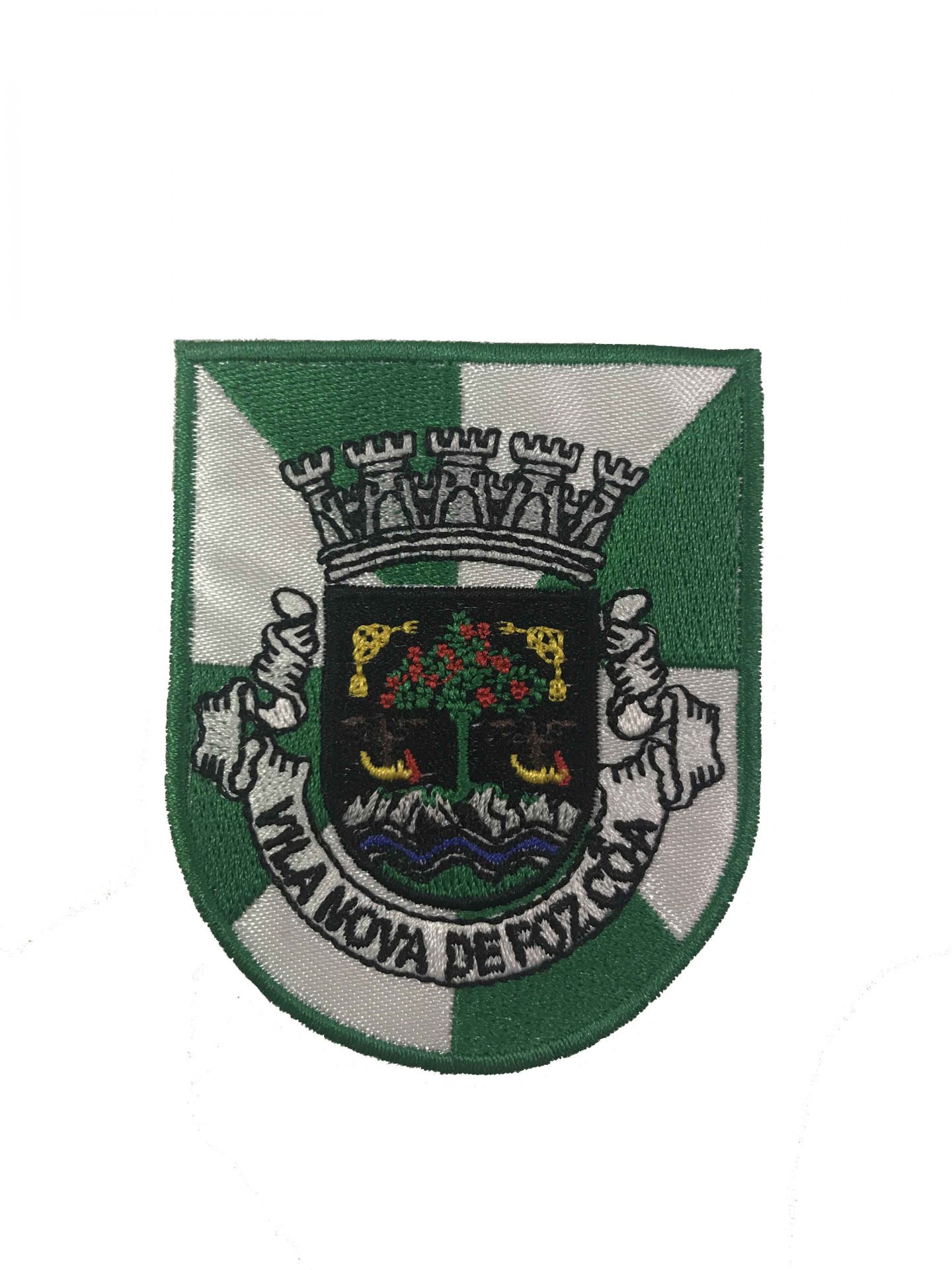 Emblema bordado verde e branco com escudo e texto 'VILA NOVA DE POZELA'