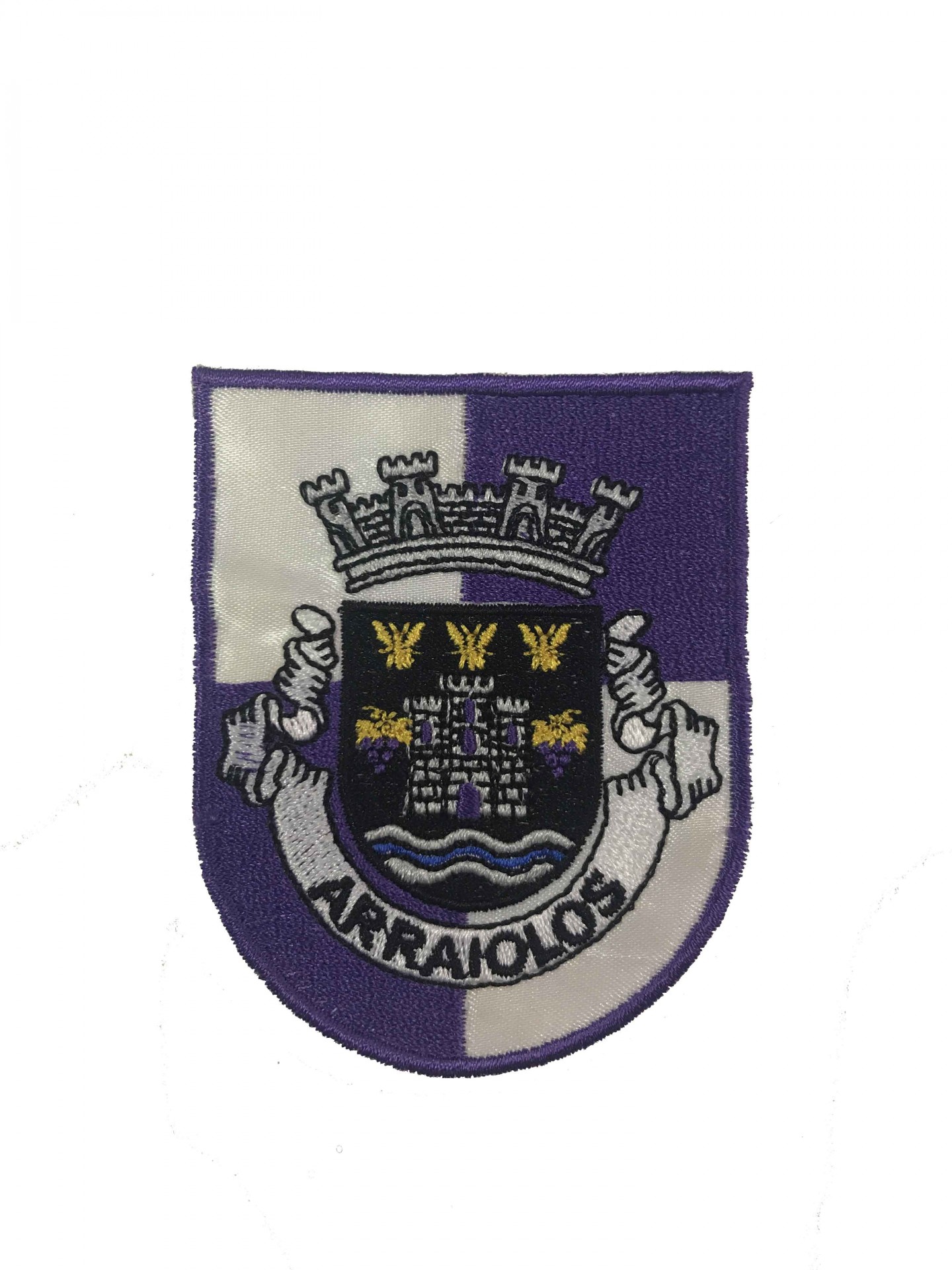 Emblema bordado com escudo e brasão central de Arraiolos.