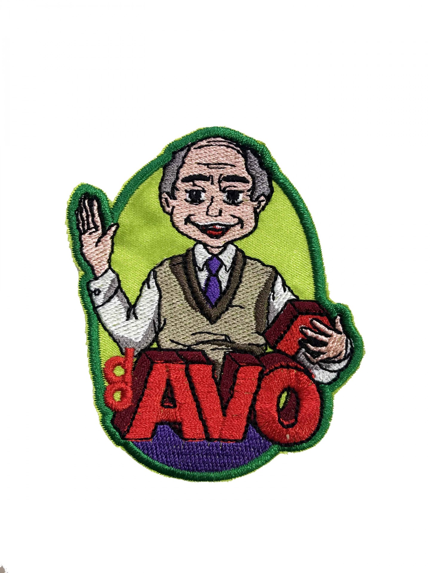 Emblema bordado de avô com colete e gravata, segurando livro vermelho com palavra 'AVÔ'