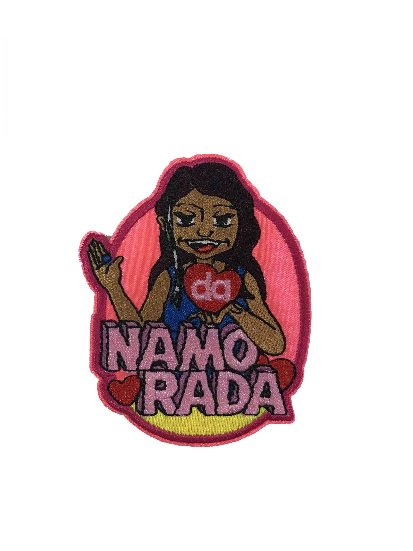 Patch bordado com personagem feminina e texto 'NAMO RADA'