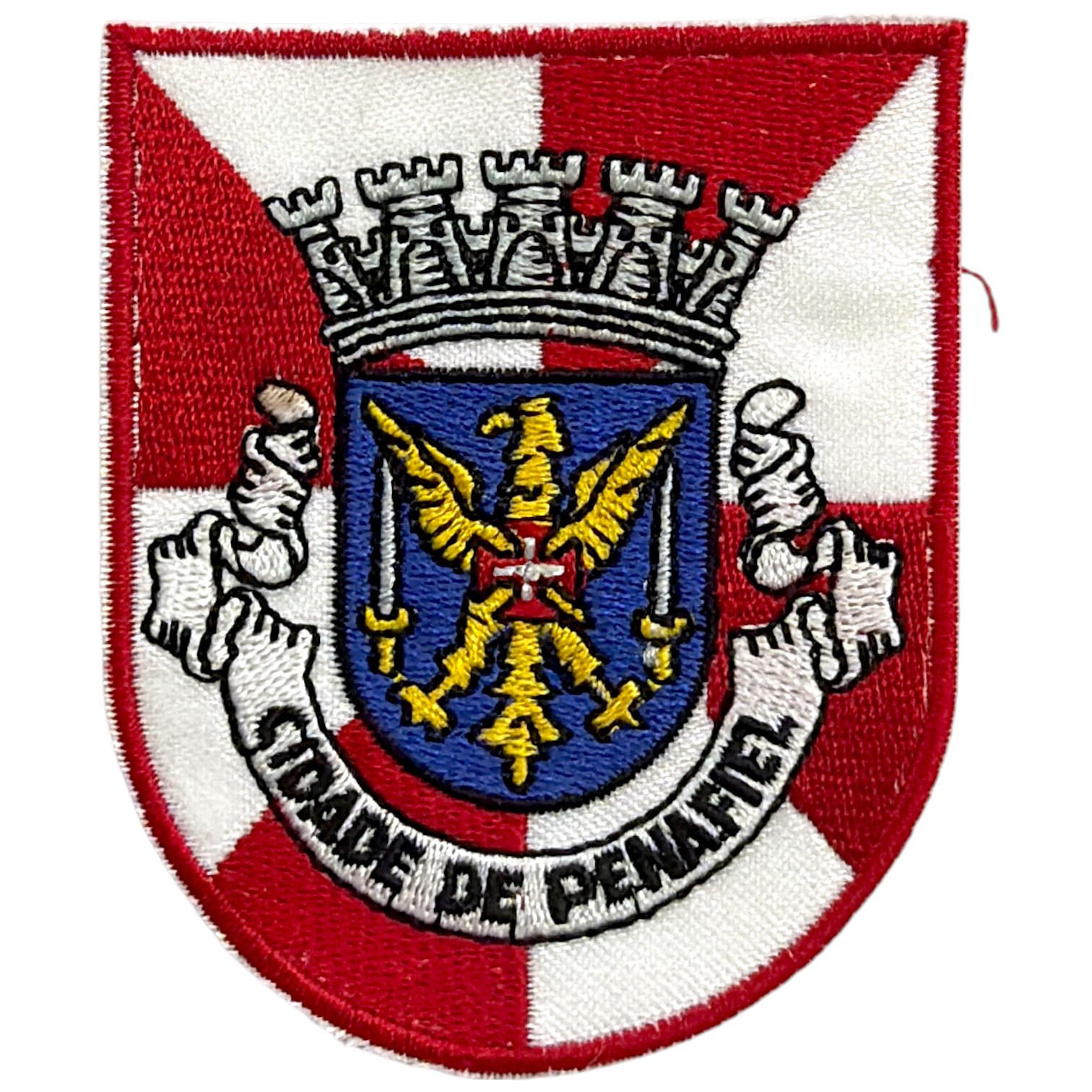 Emblema bordado com águia amarela, escudo azul e texto CIDADES DE PENAFIEL
