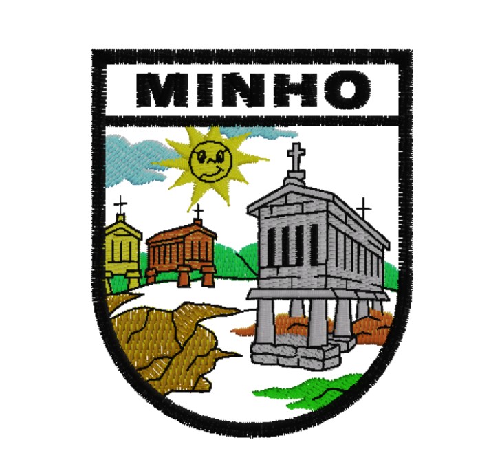 Emblema bordado com espigueiros, sol e paisagem, texto MINHO
