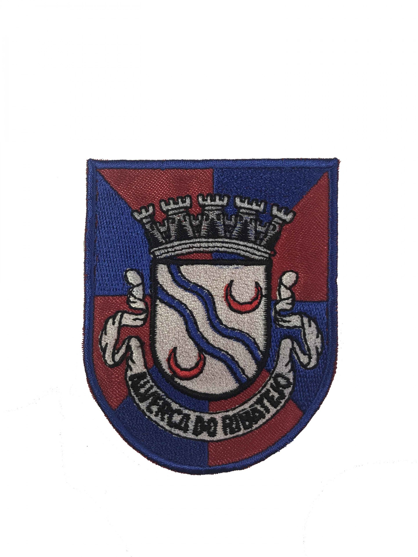 Emblema bordado de brasão com texto Vila de Pombal