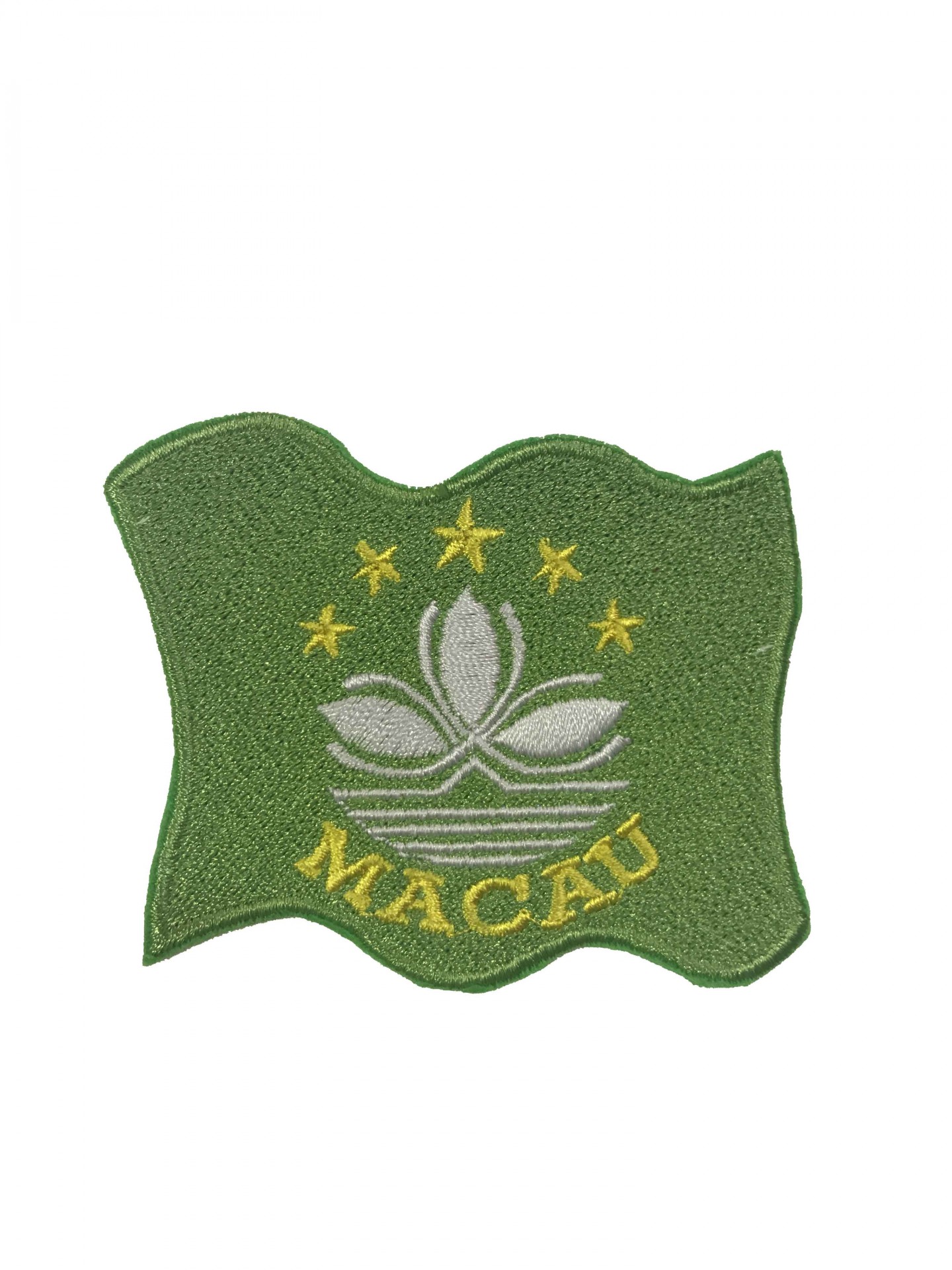 Emblema tecido verde com estrelas amarelas e texto MACAU