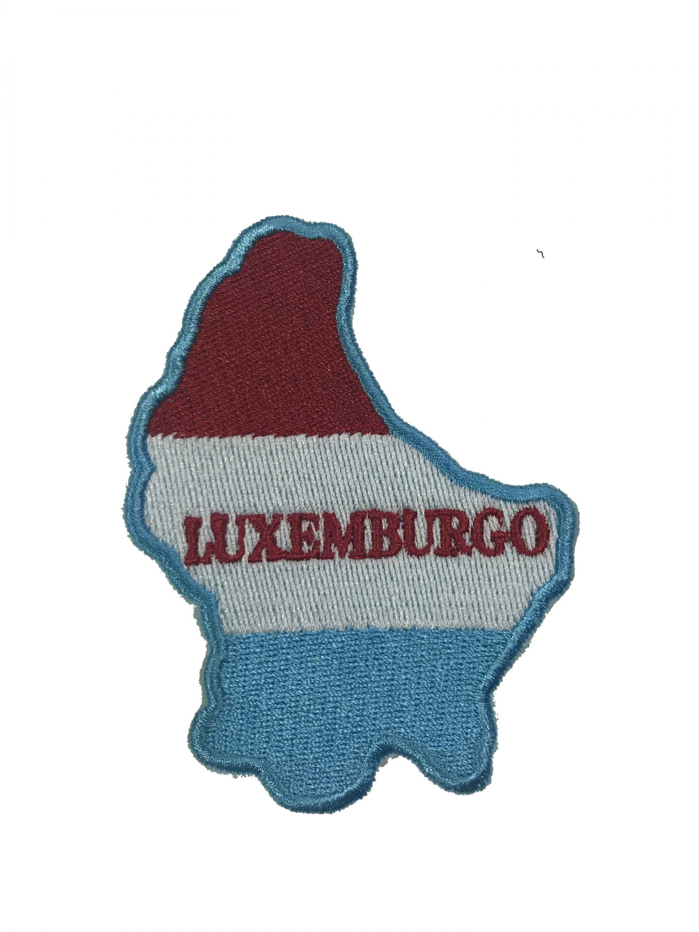 Emblema bordado do mapa de Luxemburgo com as cores da bandeira e palavra LUXEMBURGO