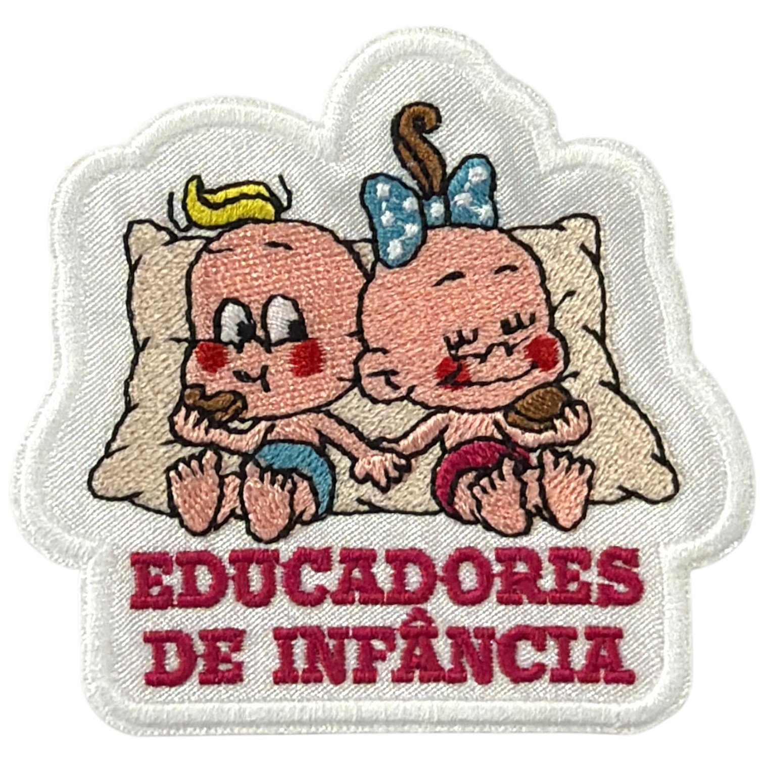 Patch bordado com desenho de bebés e texto Educadores de Infância