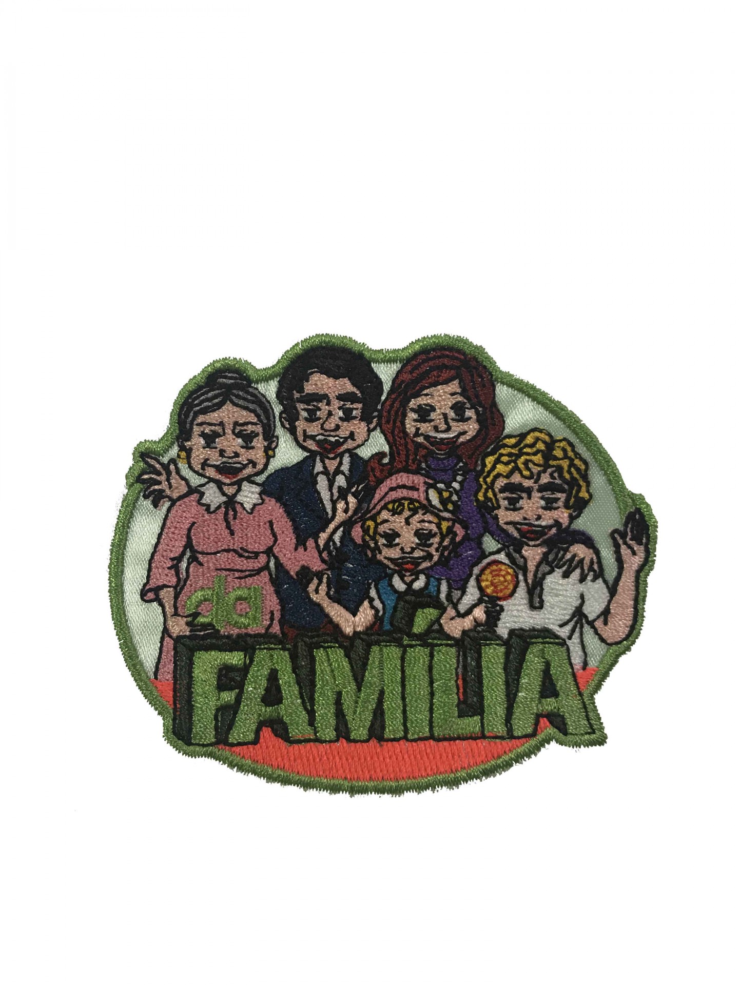 Patch bordado com imagem de cinco personagens e a palavra FAMÍLIA colorida