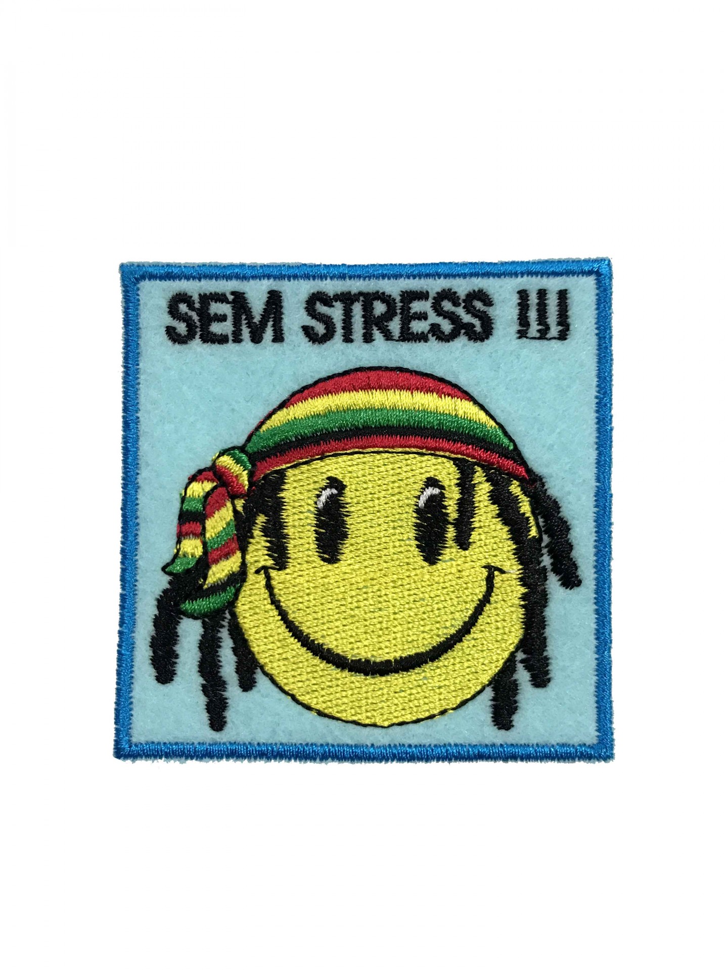 Etiqueta bordada com rosto sorridente e texto SEM STRESS !!!