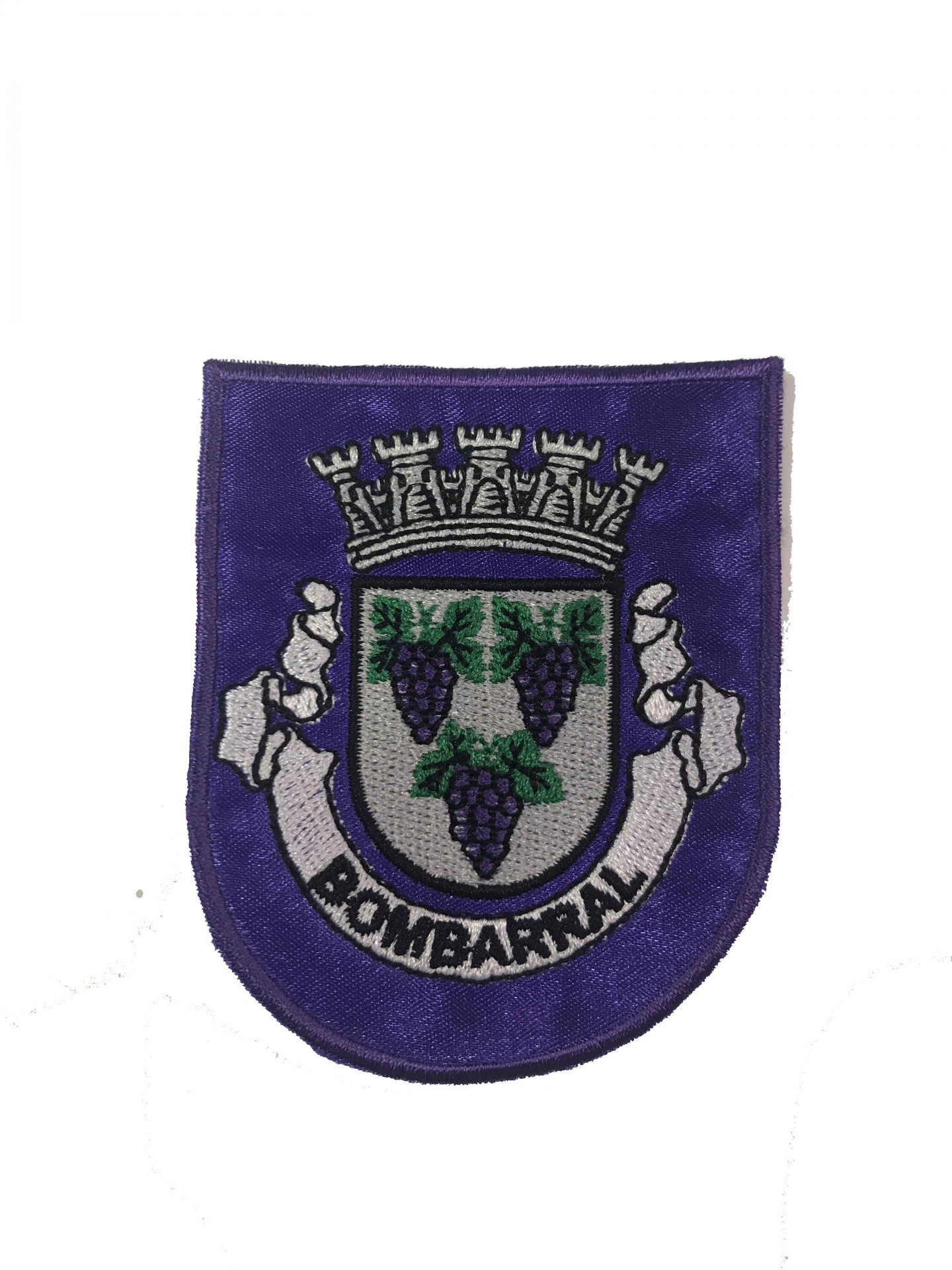 Emblema bordado com brasão de uvas e inscrição BOMBARVAL