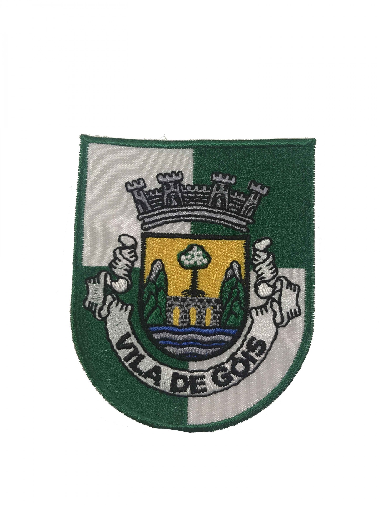 Emblema bordado verde e branco com brasão amarelo e texto 'VILA DE GOIS'.