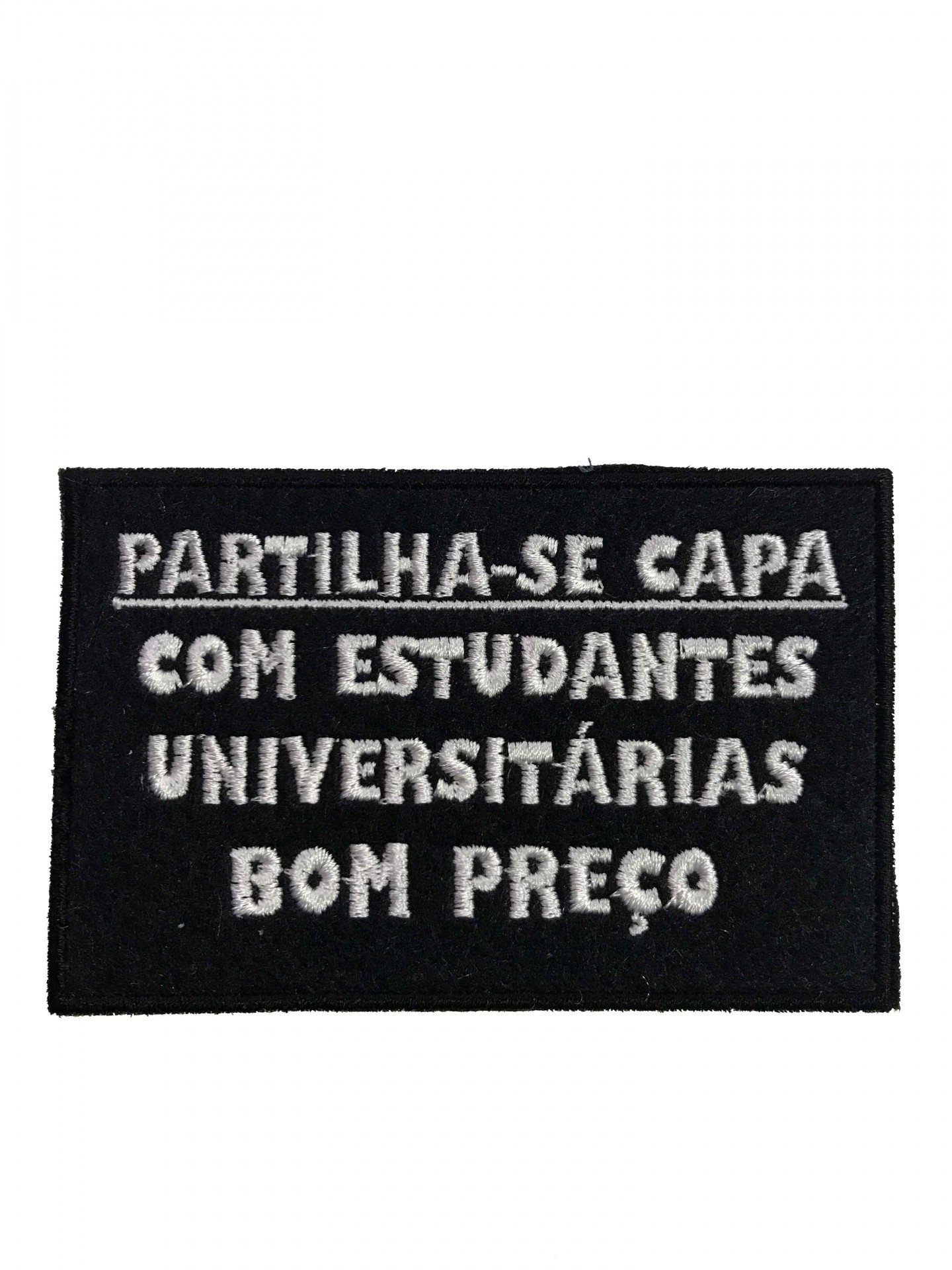 Pochete preta com bordado branco texto em português