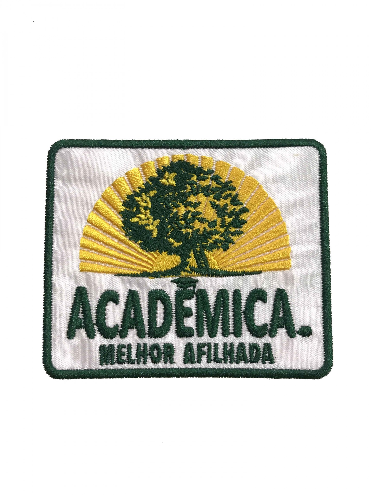 Emblema bordado retangular com texto ACADÉMICA. MELHOR AFILIADA